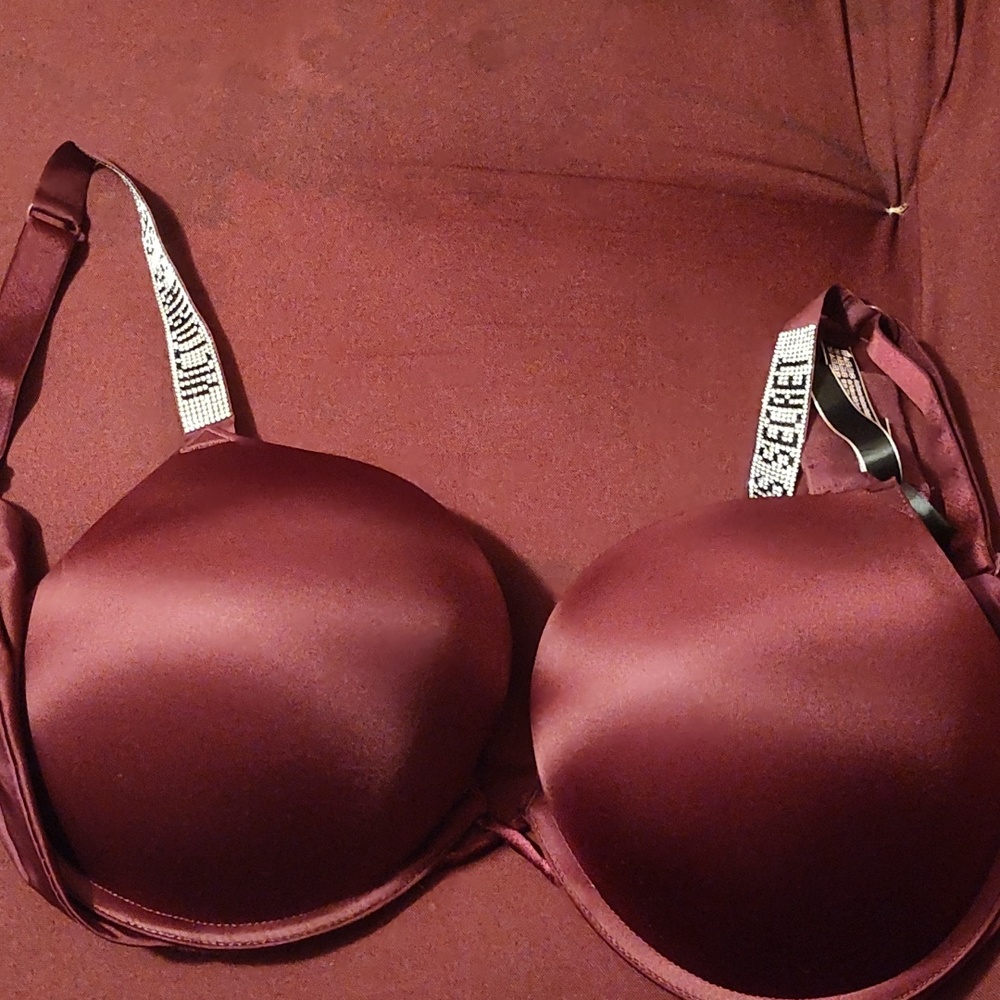 Victoria secret bombshell bra new-never worn
